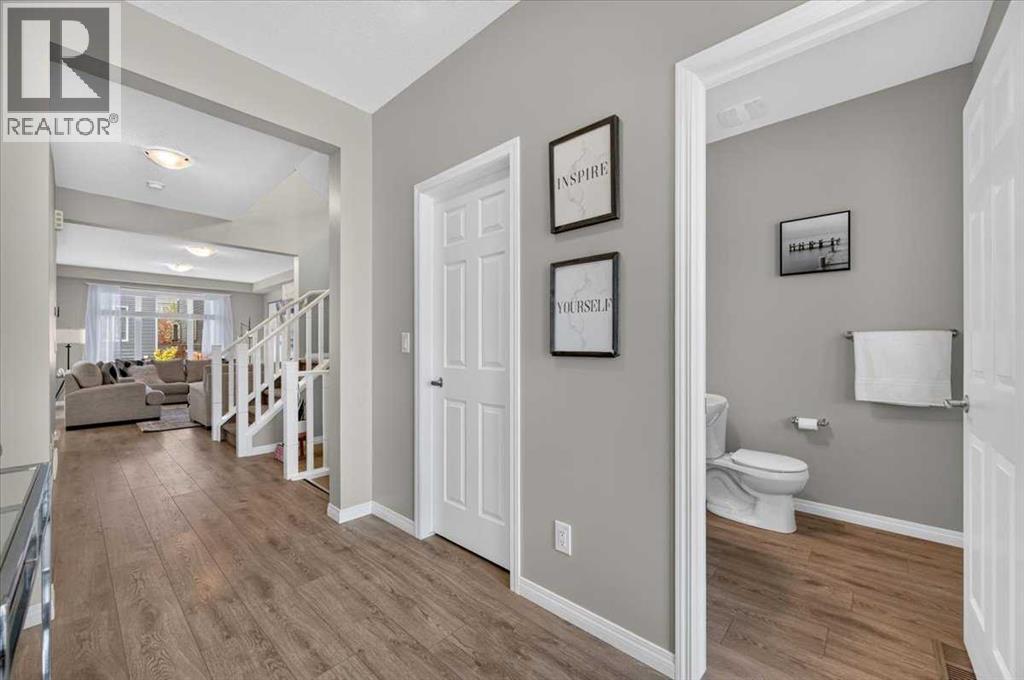 33 Yorkville Green SW, Calgary, Alberta, T2X4J8 — thumbnail 4