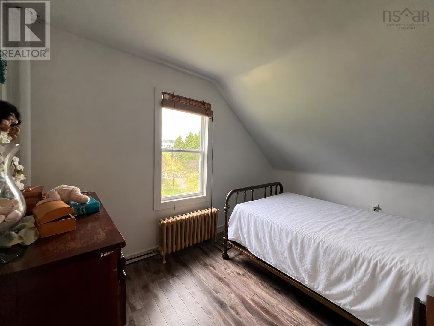 7368 Main Street - Image 17
