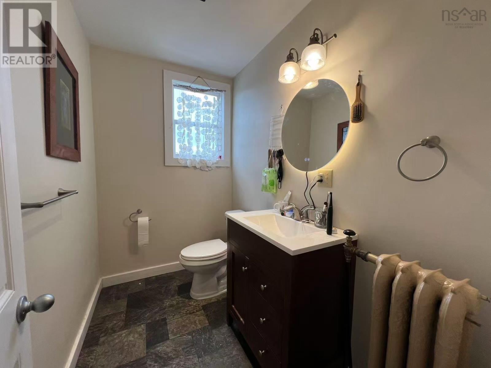 7368 Main Street - Image 20