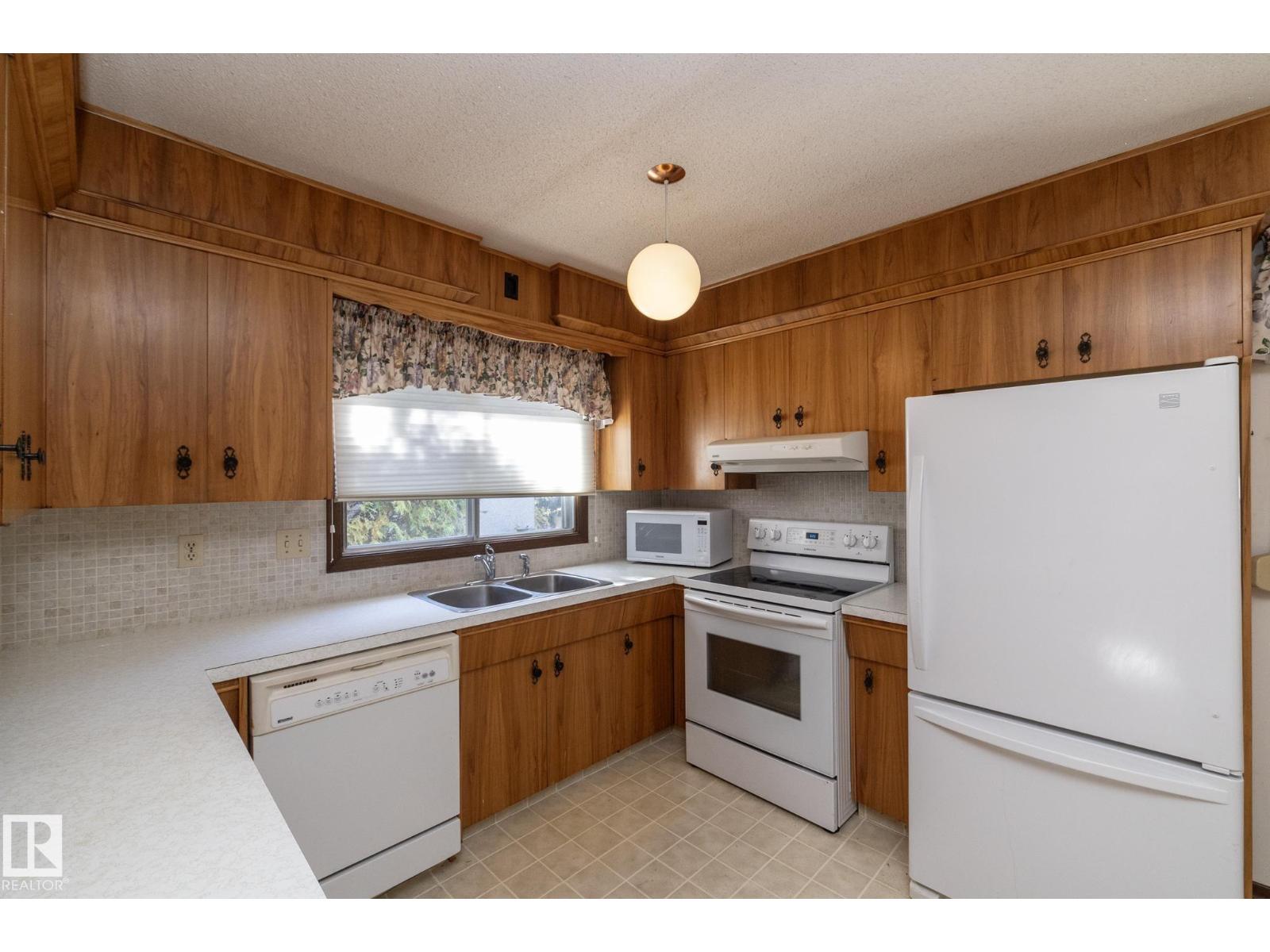 11322 52 ST NW - Image 19