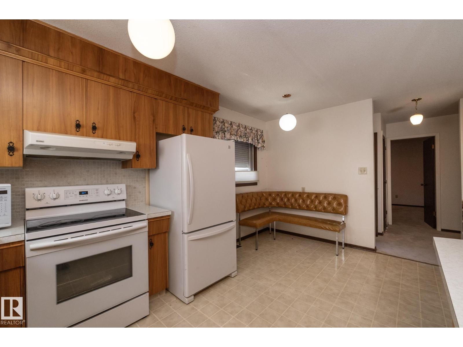 11322 52 ST NW - 21