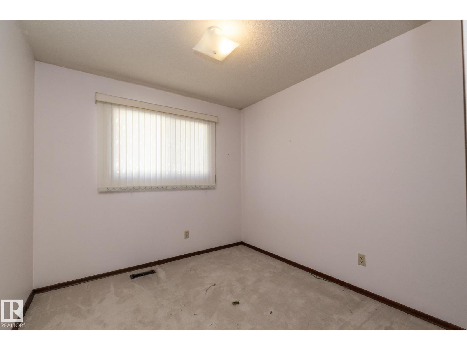 11322 52 ST NW - Image 27