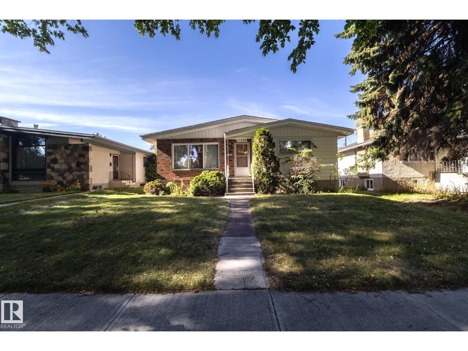 11322 52 ST NW - 2