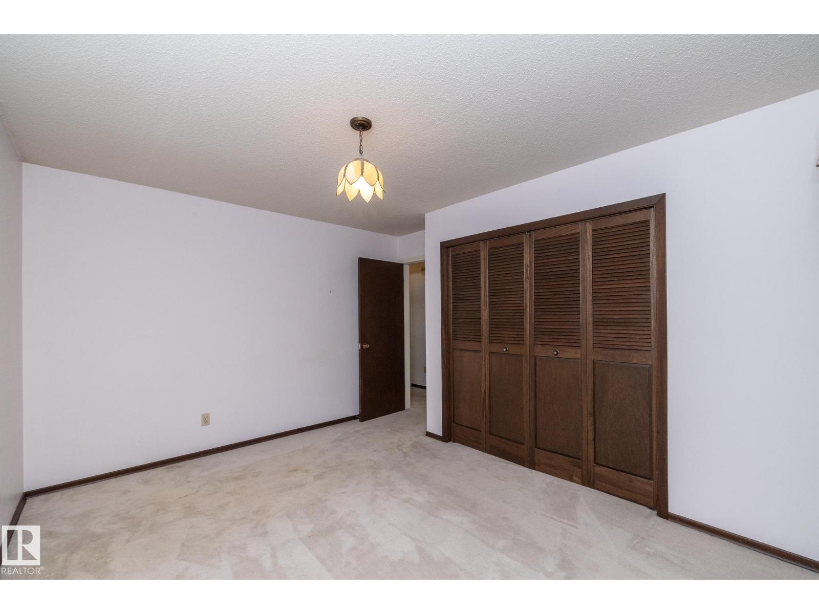 11322 52 ST NW - Image 35