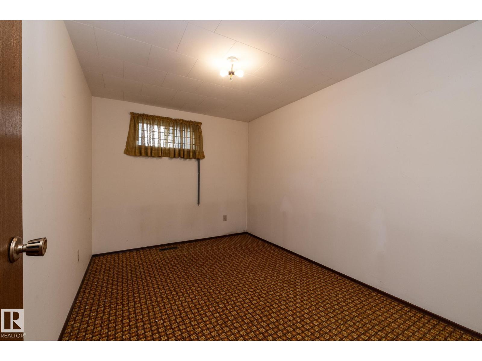 11322 52 ST NW - 48