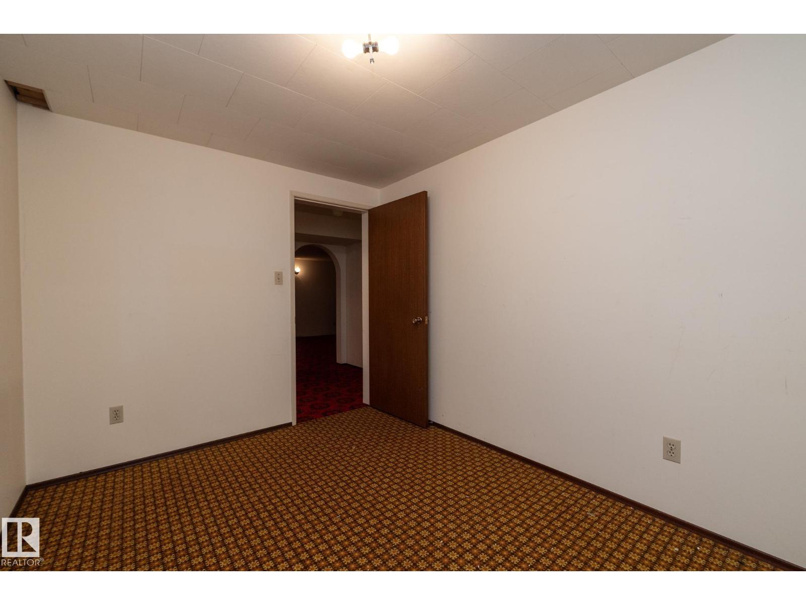 11322 52 ST NW - Image 50