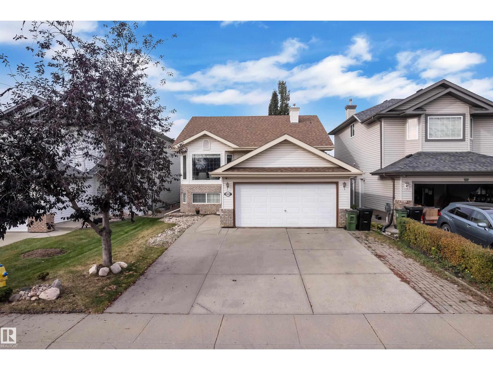 1233 ORMSBY LN NW, Edmonton, Alberta, T5T6R2