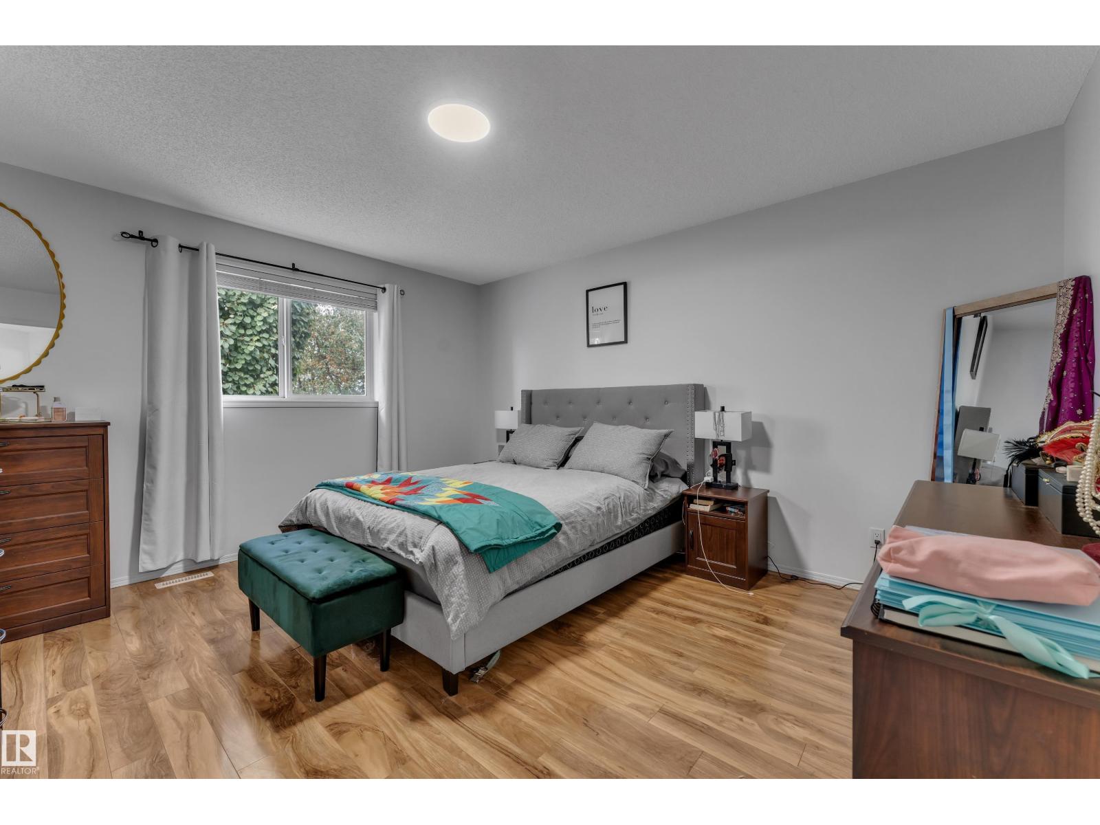 1233 ORMSBY LN NW - 20