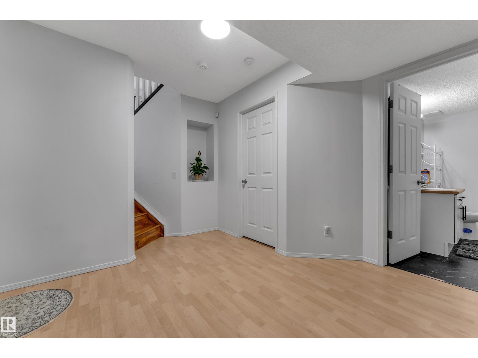 1233 ORMSBY LN NW - 25