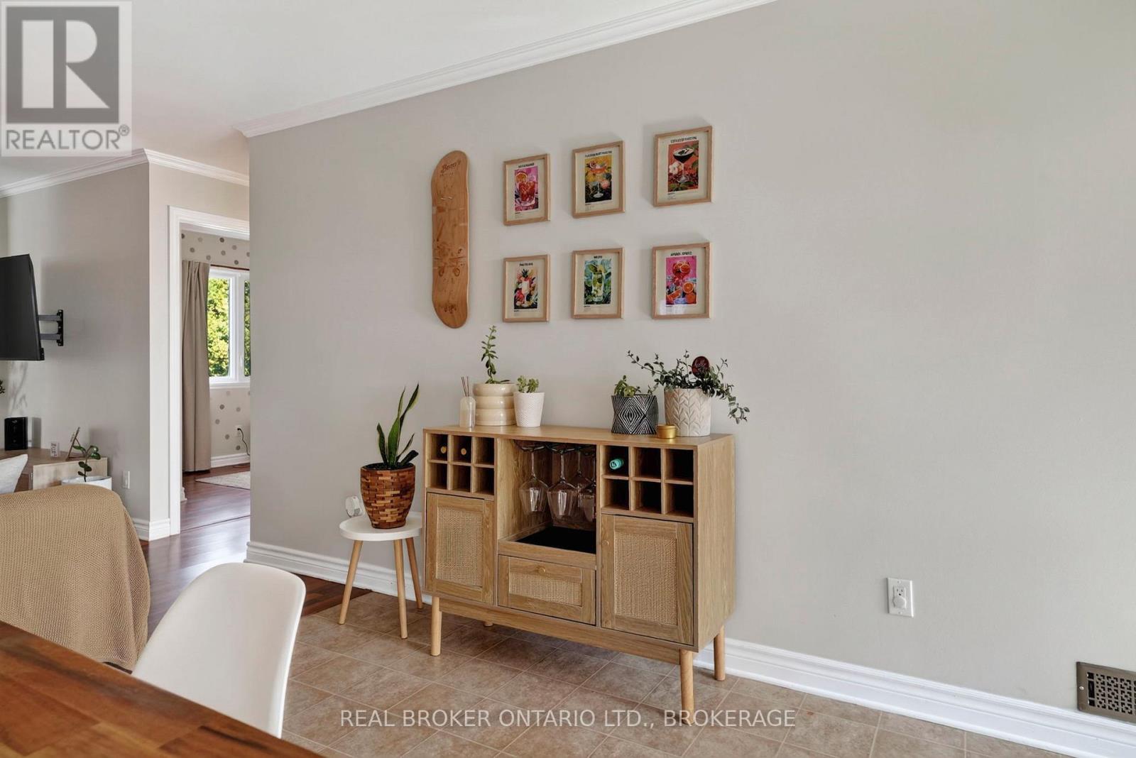 18 FROST AVENUE - 10
