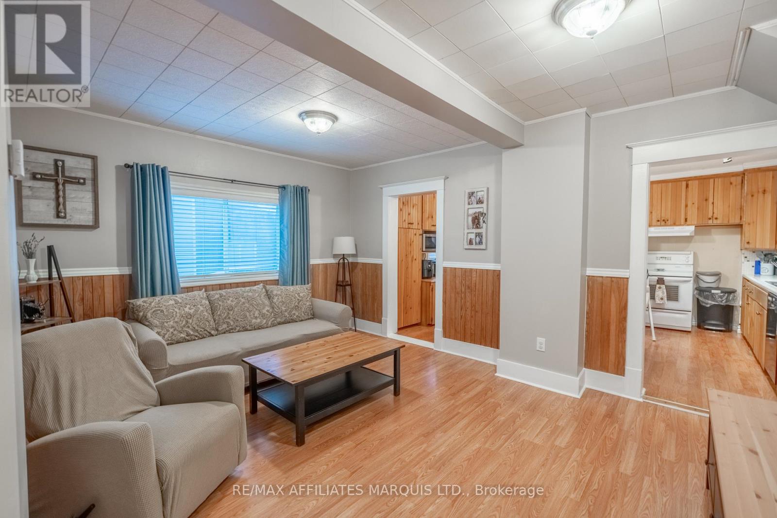 311 FOURTH STREET W - Image 12