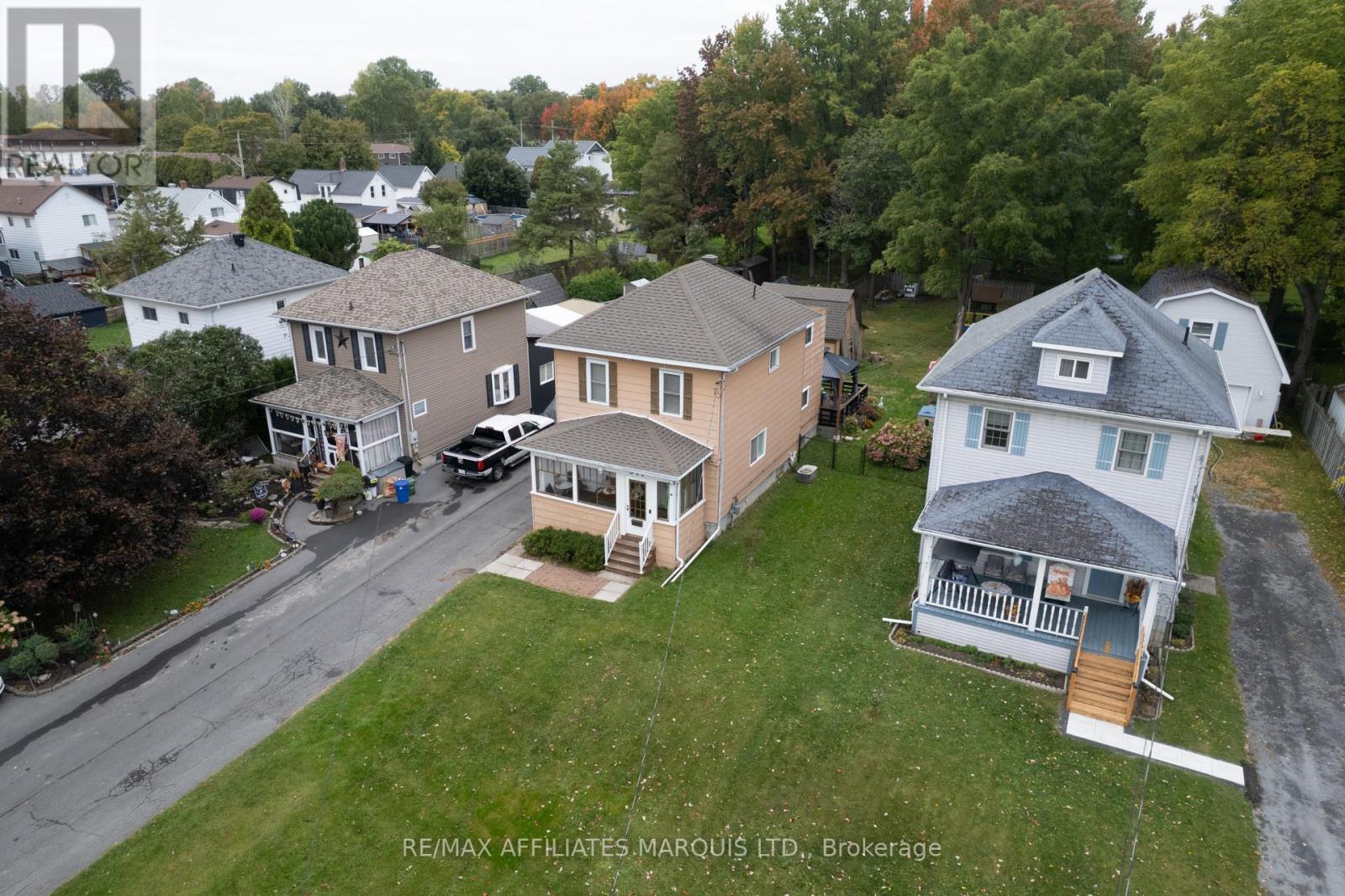 311 FOURTH STREET W - Image 23