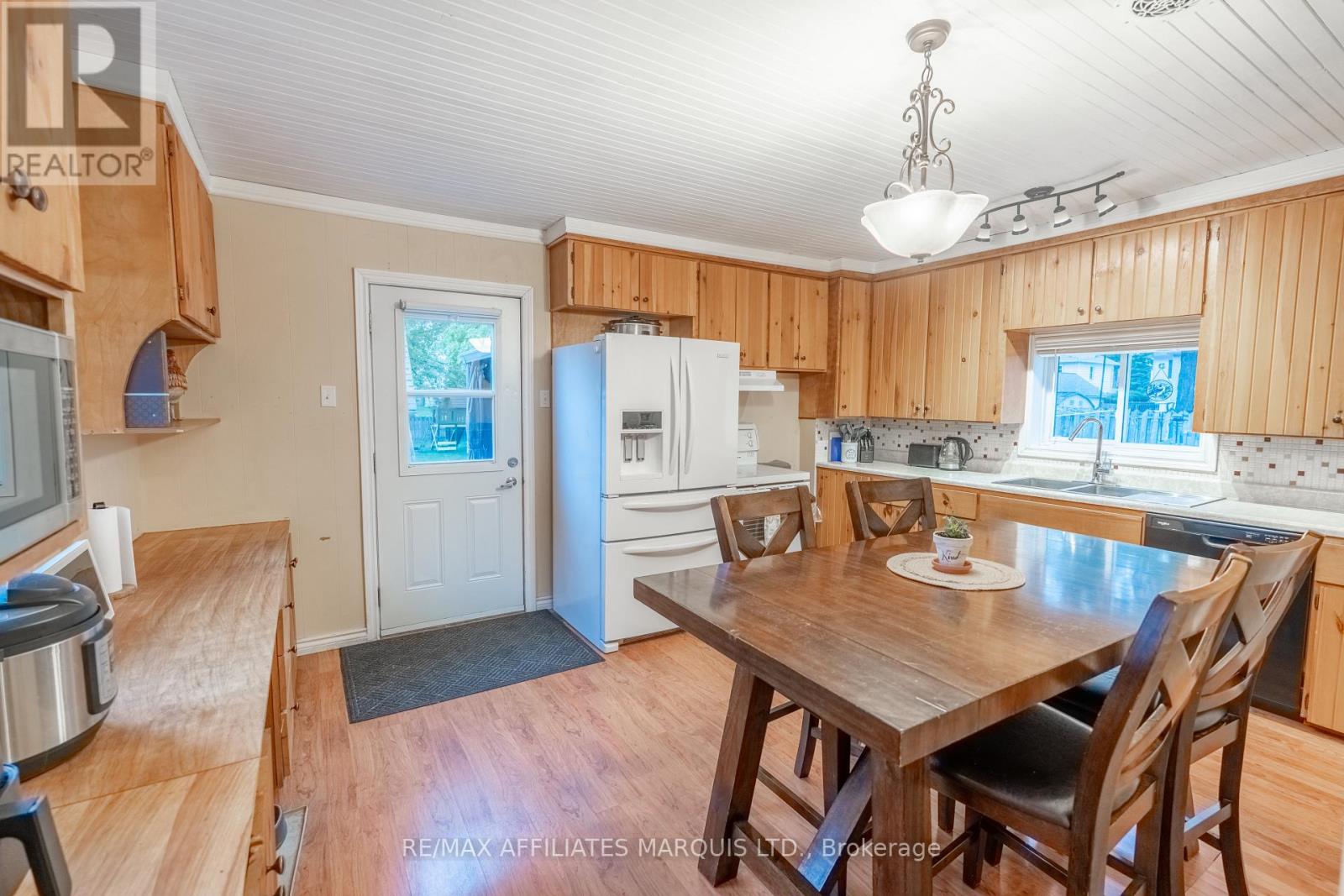 311 FOURTH STREET W - 6