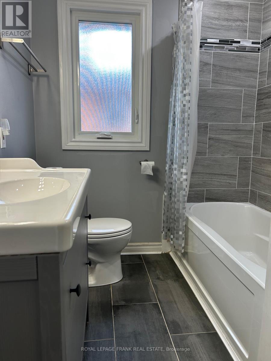 587 Harmony Road South, Oshawa, ON photo 8