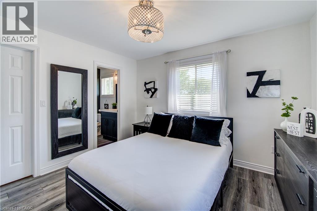 102 ALLEN Street - Image 23