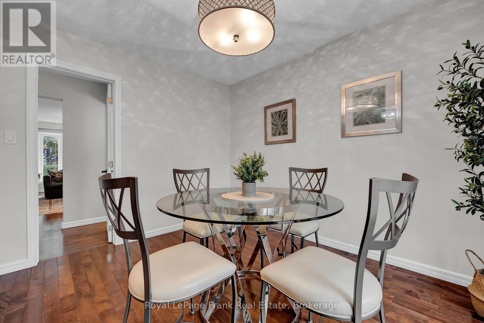 117 LAWRENCE CRESCENT - Image 17