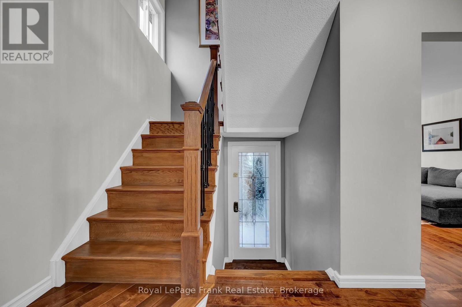 117 LAWRENCE CRESCENT - Image 21