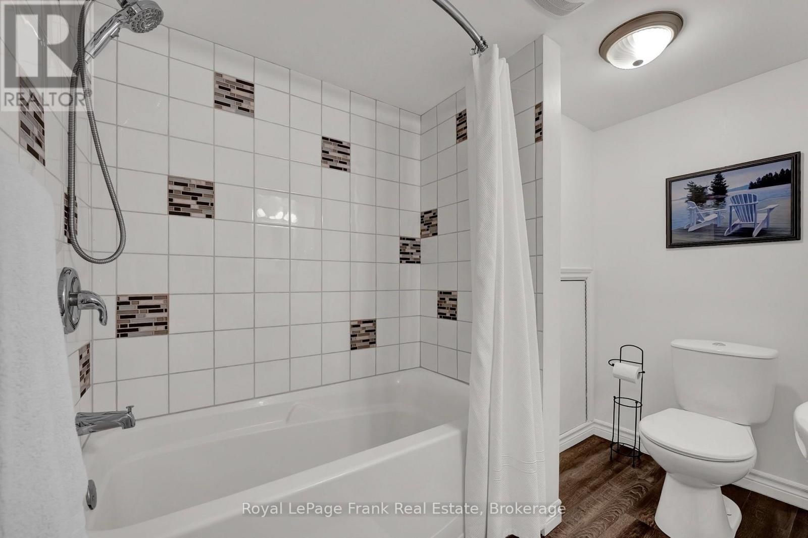 117 LAWRENCE CRESCENT - Image 37