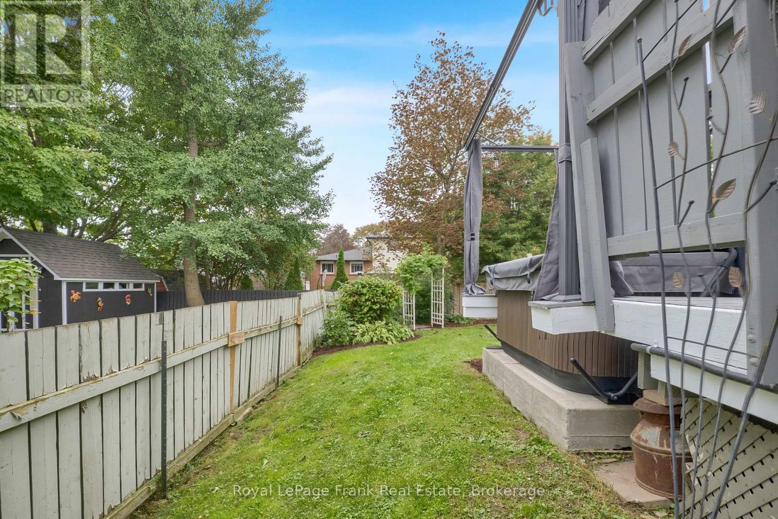 117 LAWRENCE CRESCENT - Image 40