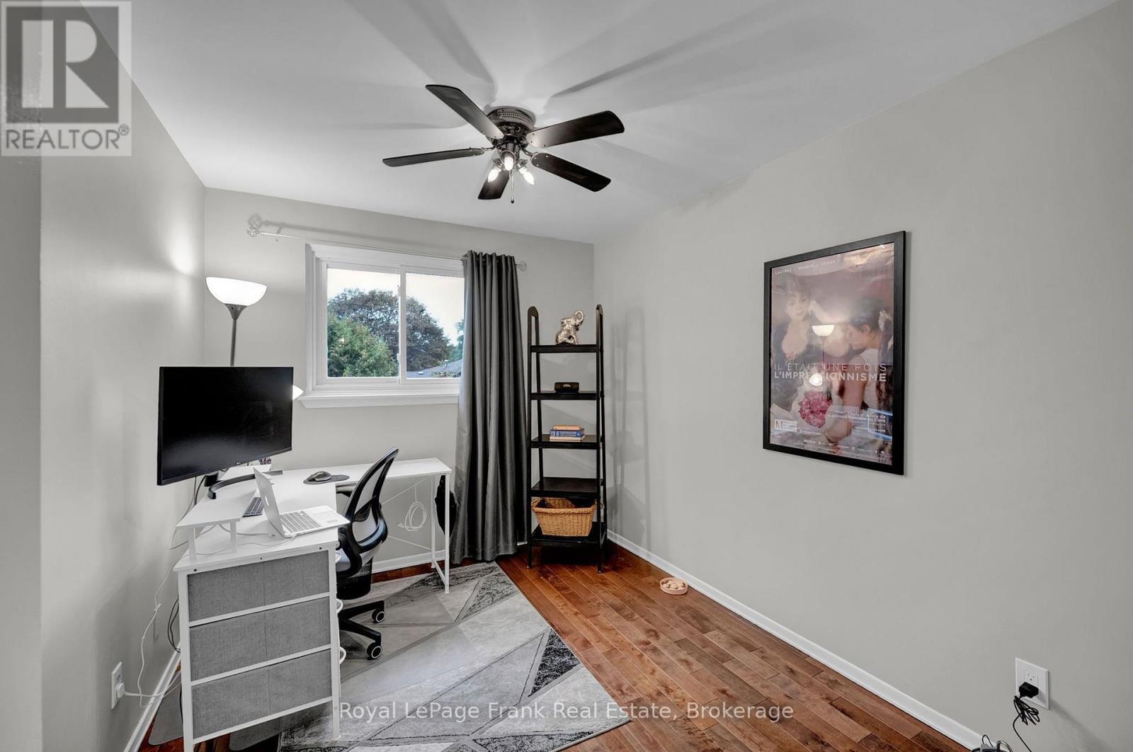 117 LAWRENCE CRESCENT - 50