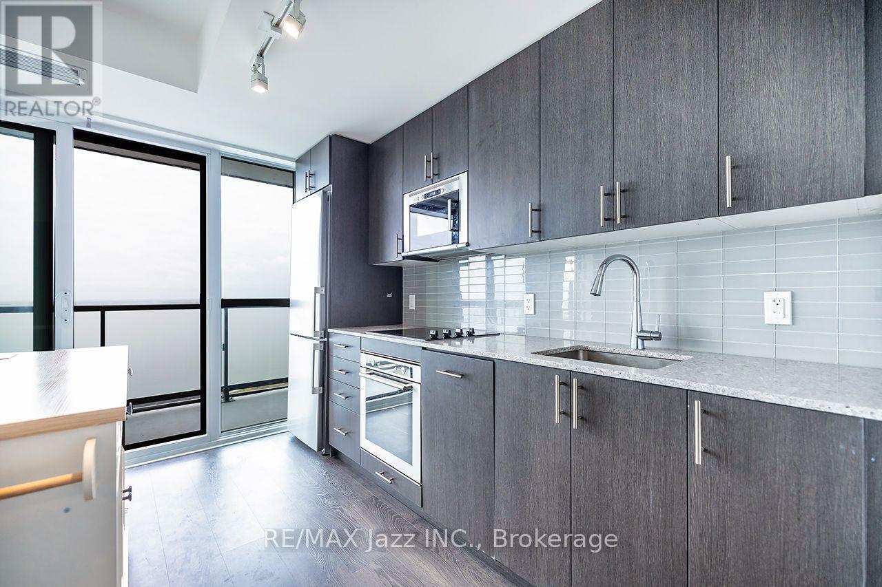 2001- 2550 Simcoe Street North, Oshawa, ON photo 9