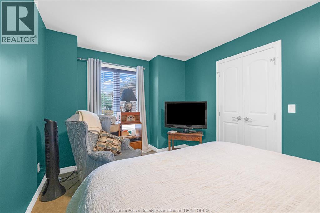 307 GOLFVIEW DRIVE - 20