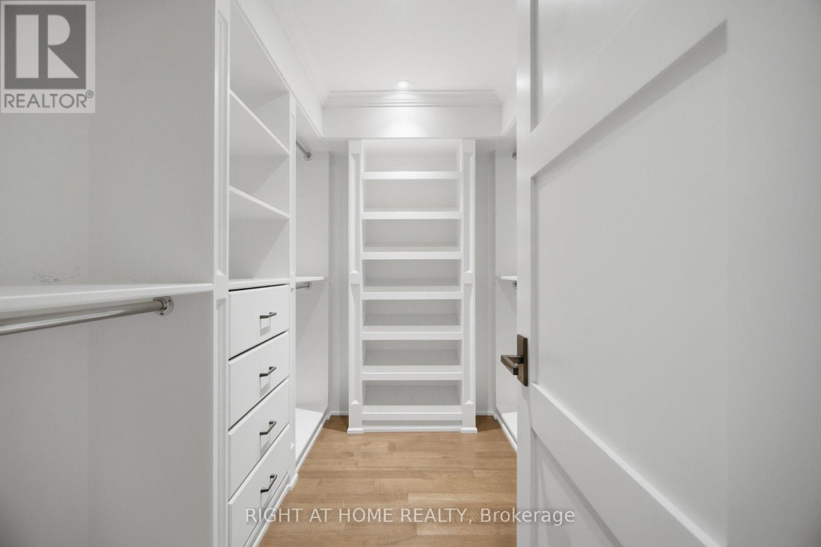 1037 LAKESHORE ROAD W - Image 31