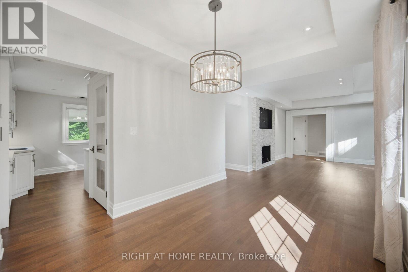 1037 LAKESHORE ROAD W - Image 20