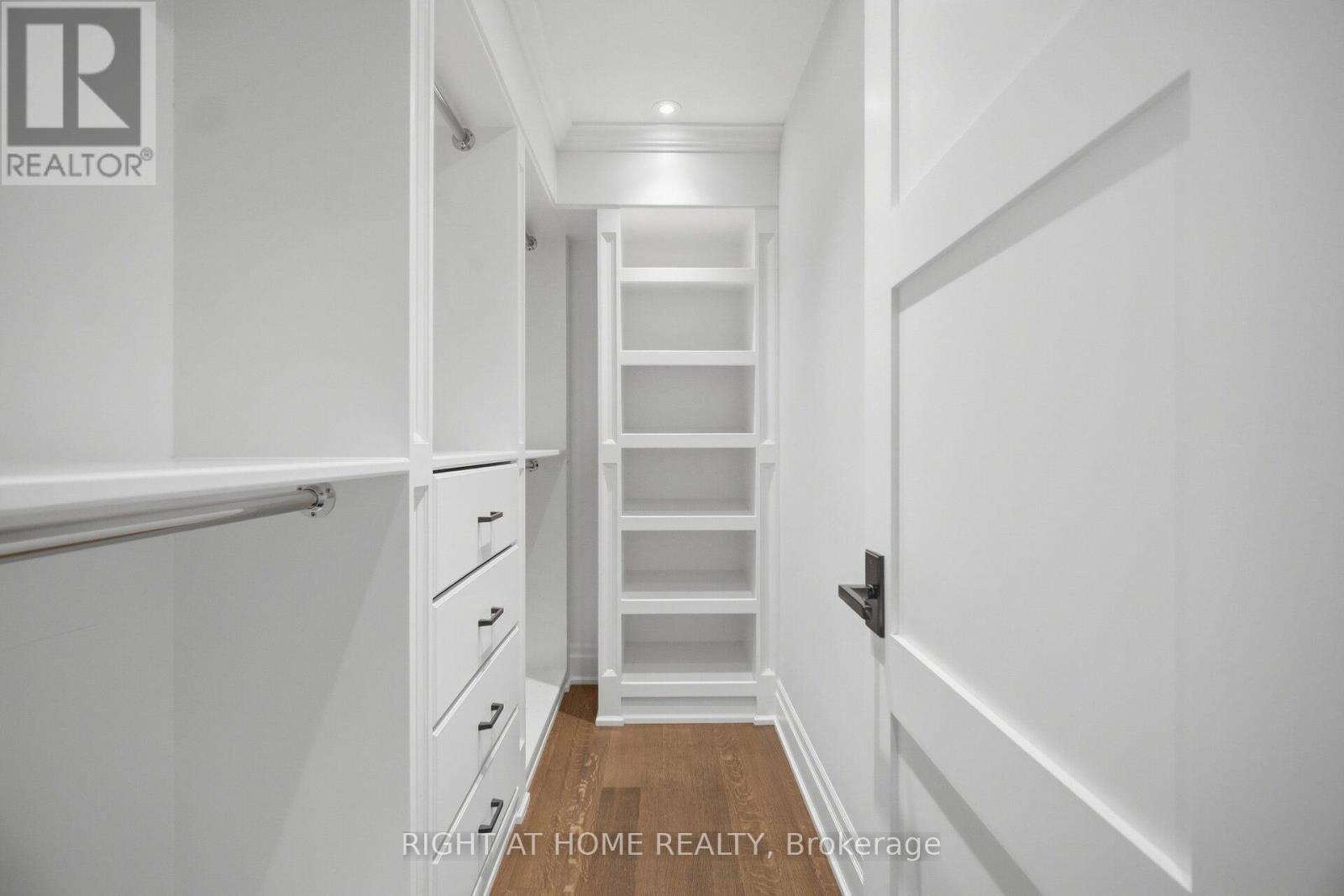 1037 LAKESHORE ROAD W - 35