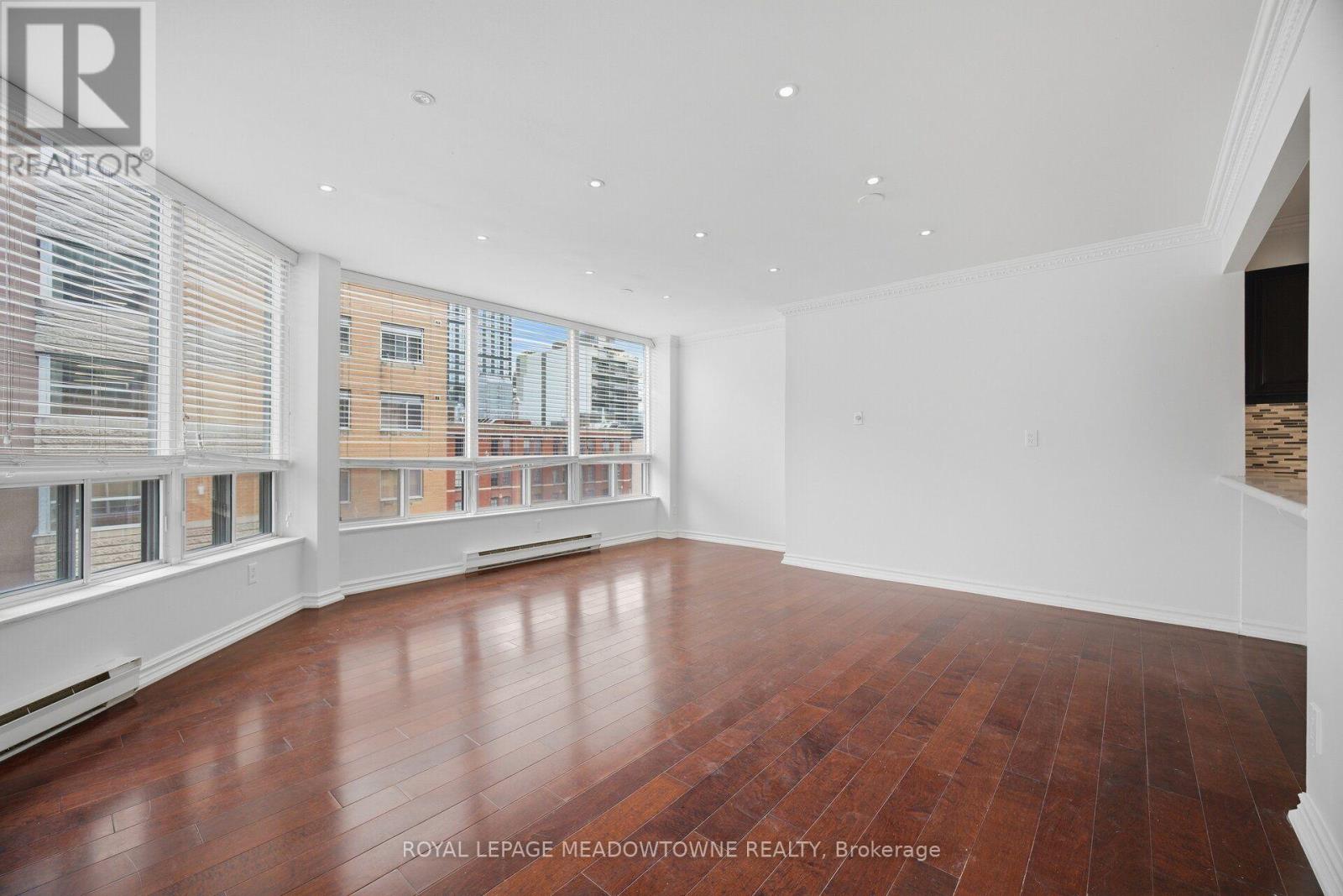#610 82 LOMBARD STREET - 13