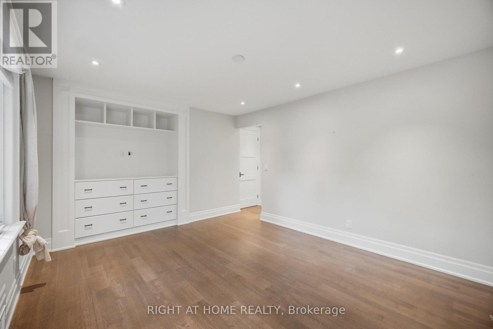 1037 LAKESHORE ROAD W - Image 33
