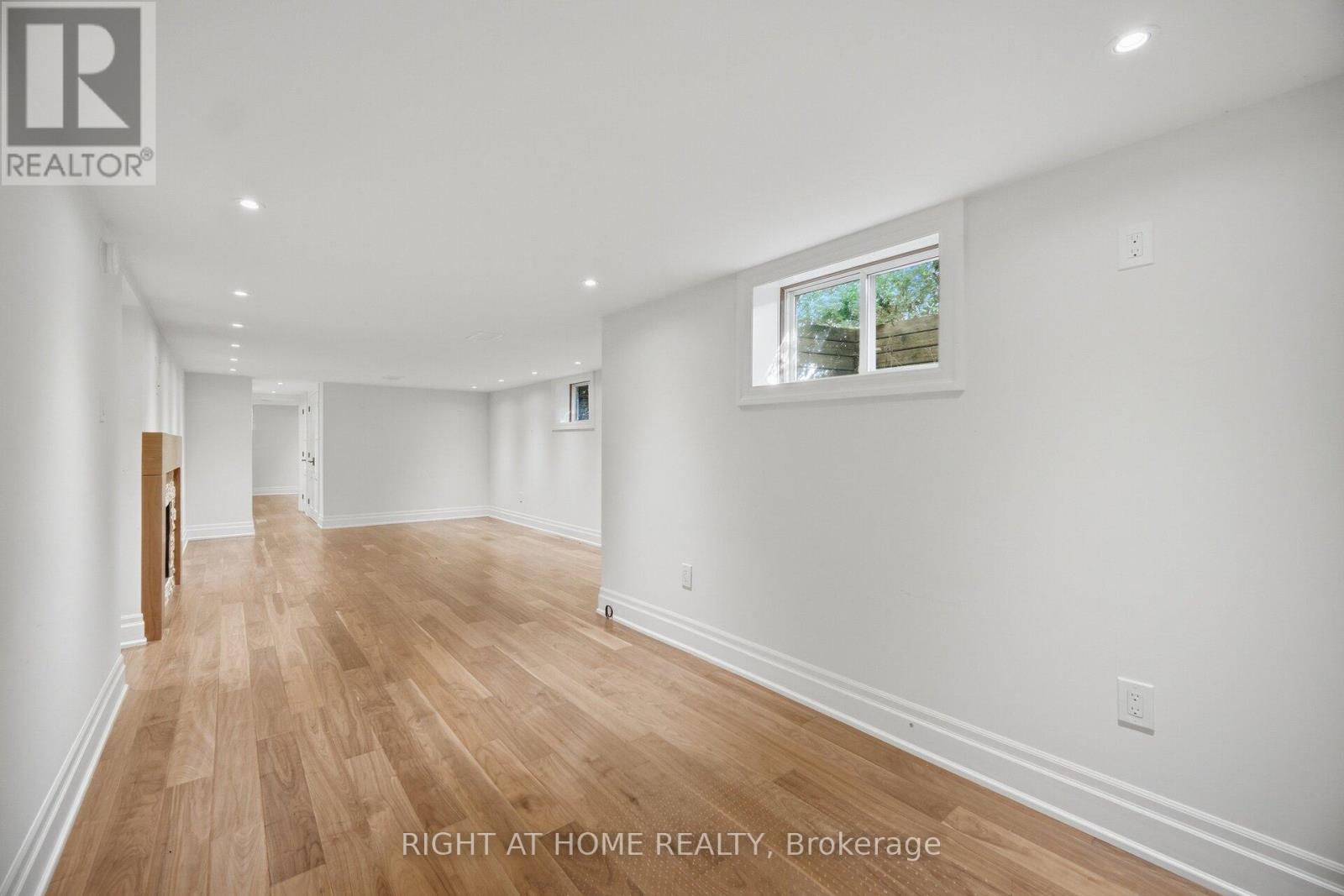 1037 LAKESHORE ROAD W - 38