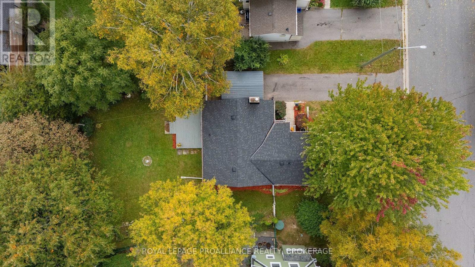 151 HAWTHORNE AVENUE - 13