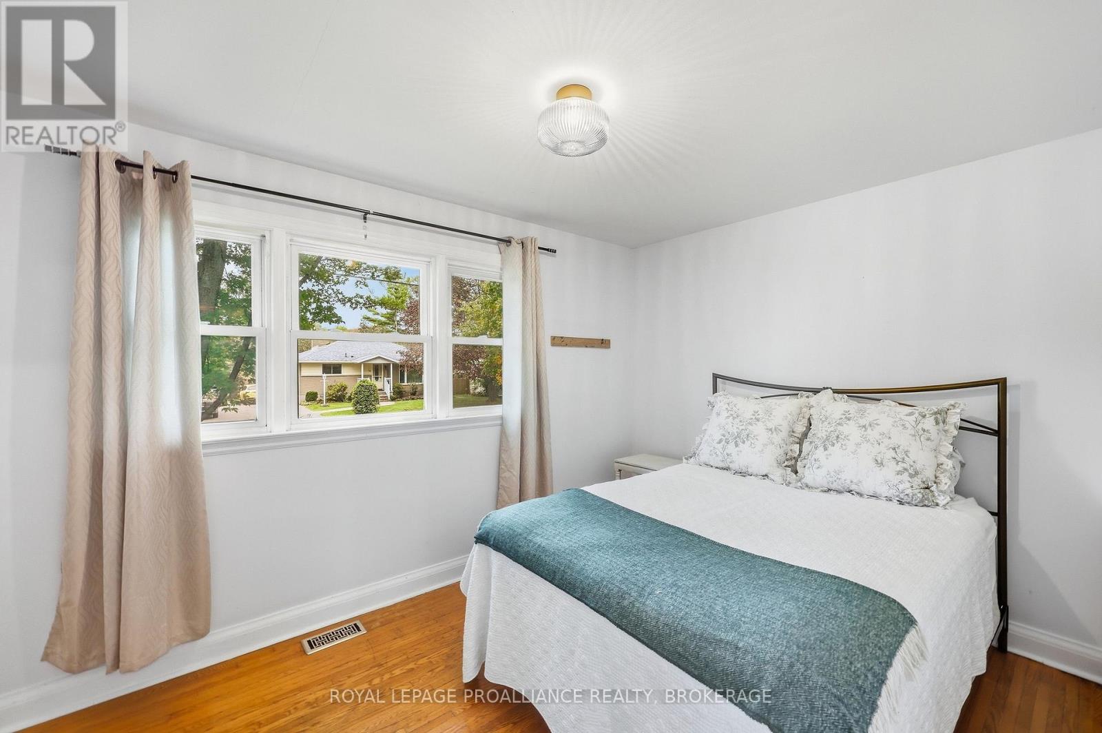 151 HAWTHORNE AVENUE - Image 20