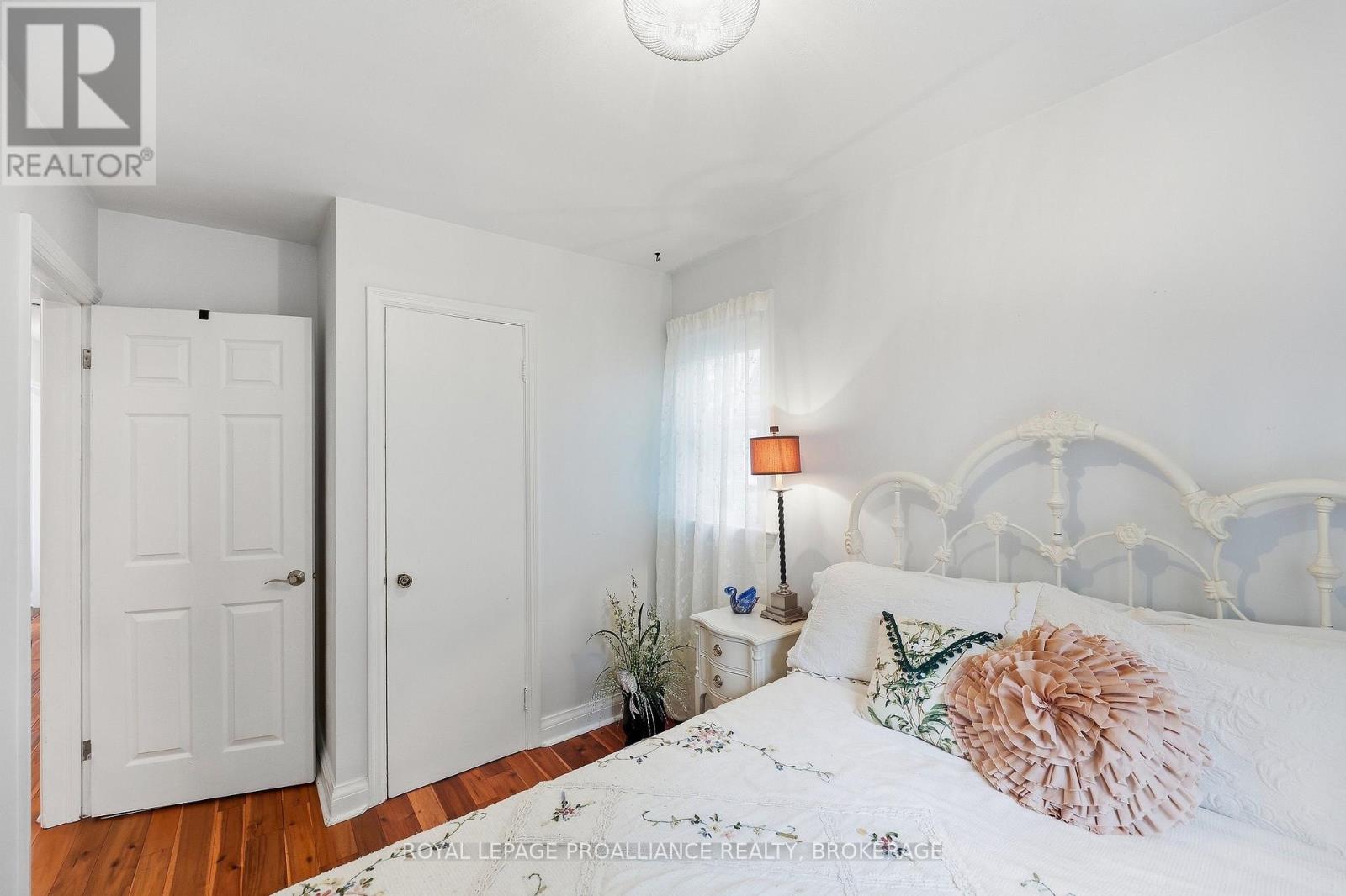151 HAWTHORNE AVENUE - Image 23