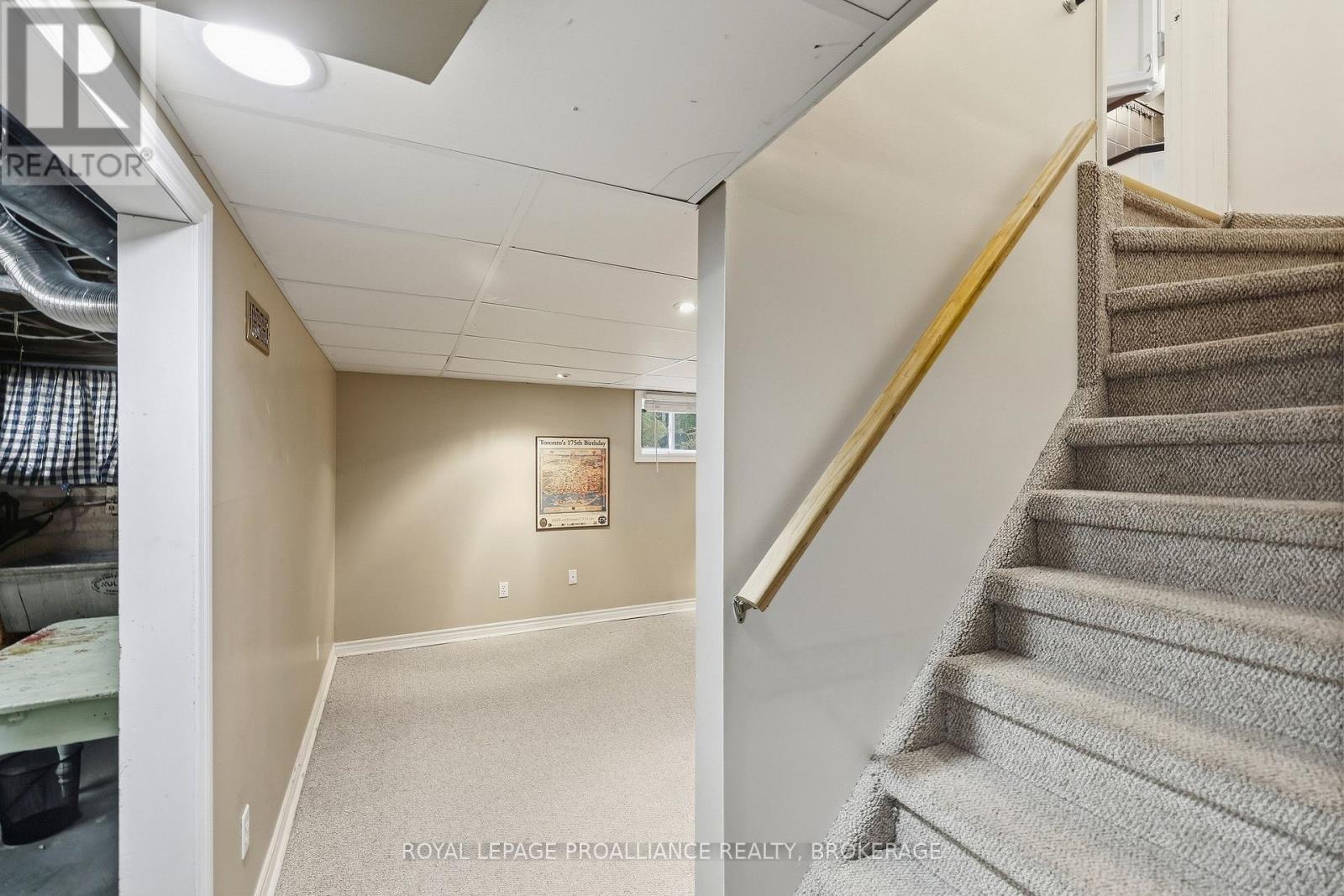 151 HAWTHORNE AVENUE - Image 26