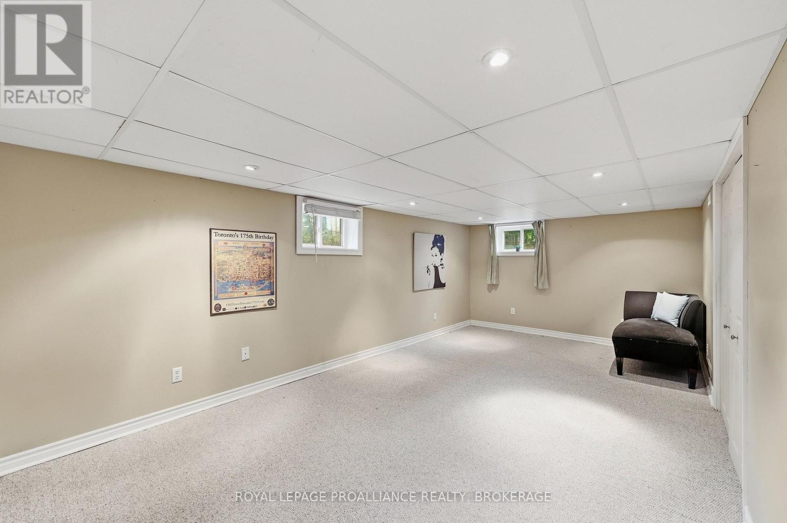 151 HAWTHORNE AVENUE - Image 27