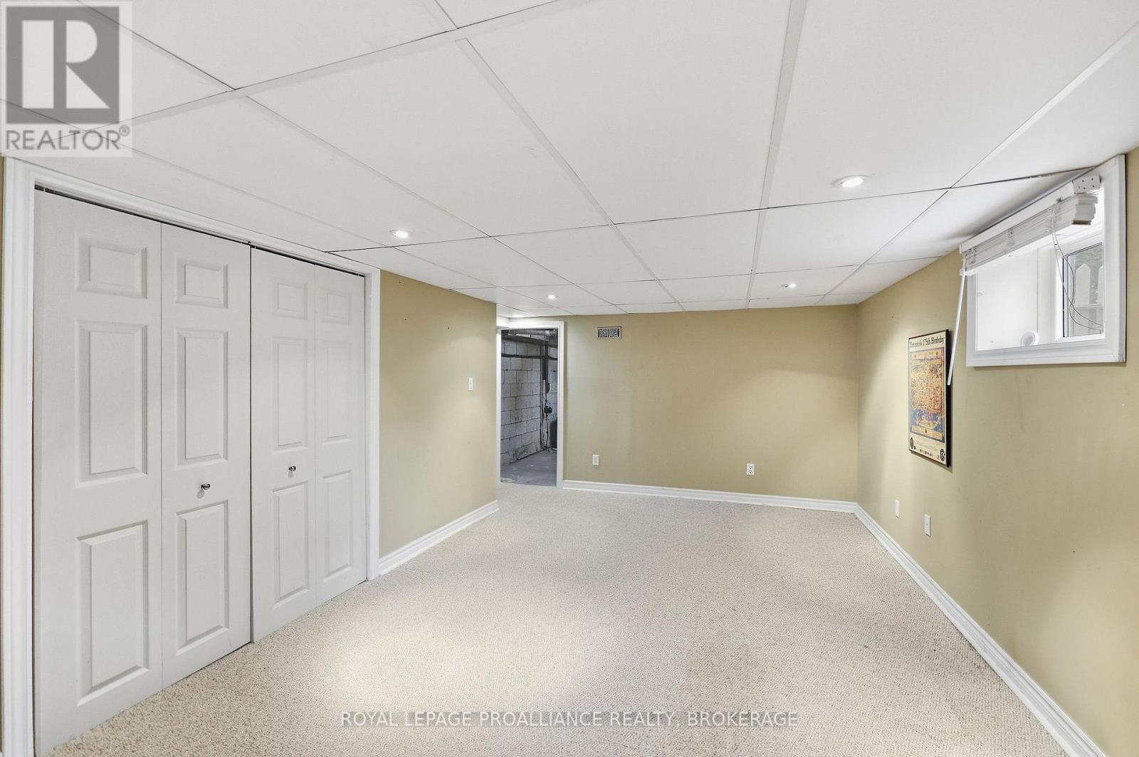 151 HAWTHORNE AVENUE - Image 28