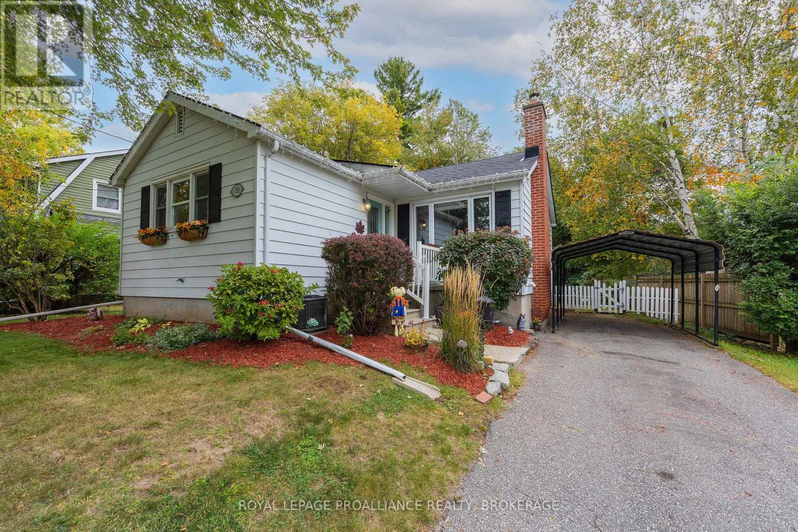 151 HAWTHORNE AVENUE - 3