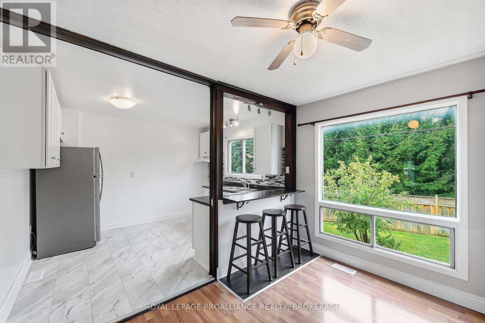 #61 973 OAKVIEW AVENUE - 10