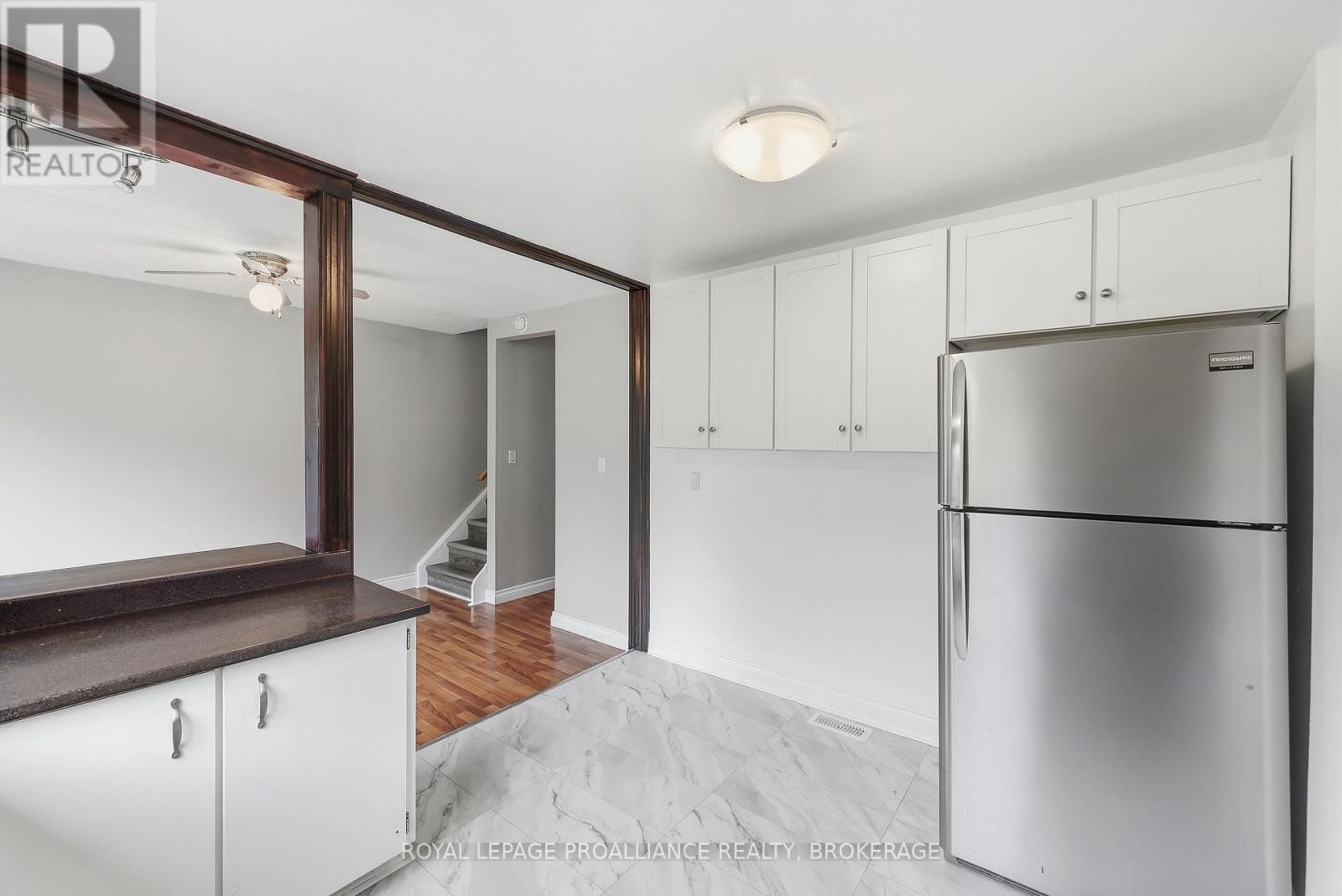 #61 973 OAKVIEW AVENUE - 12