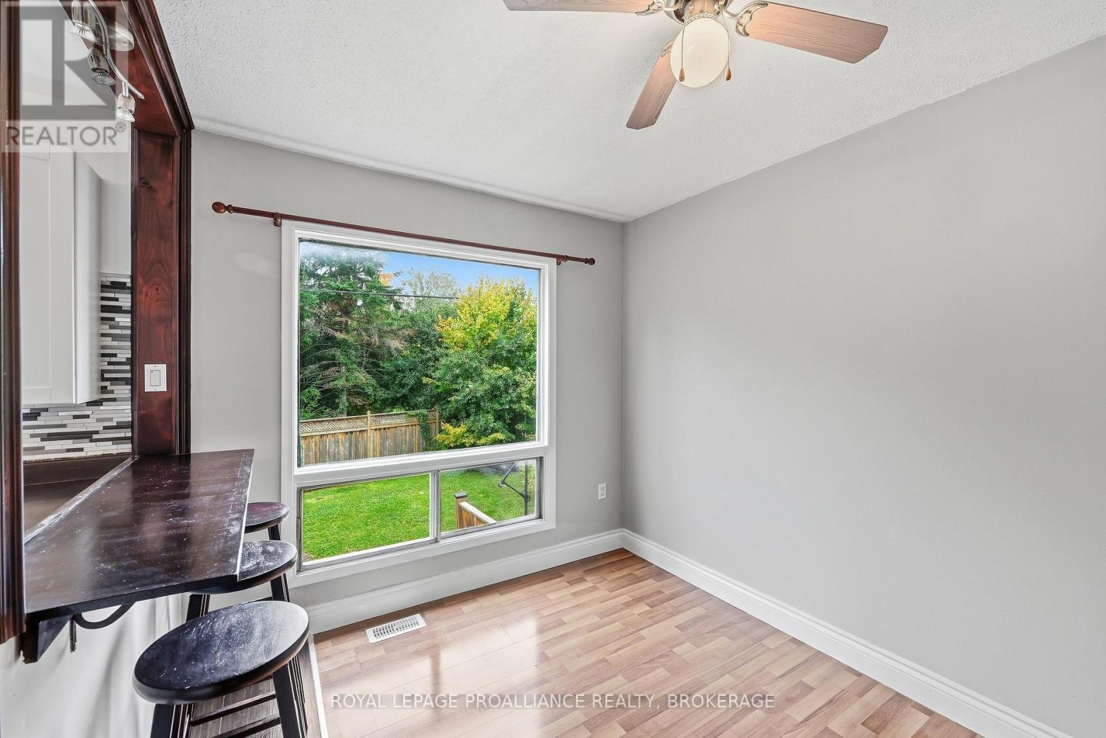 #61 973 OAKVIEW AVENUE - 15