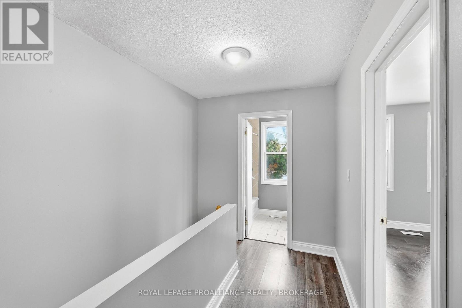 #61 973 OAKVIEW AVENUE - Image 17