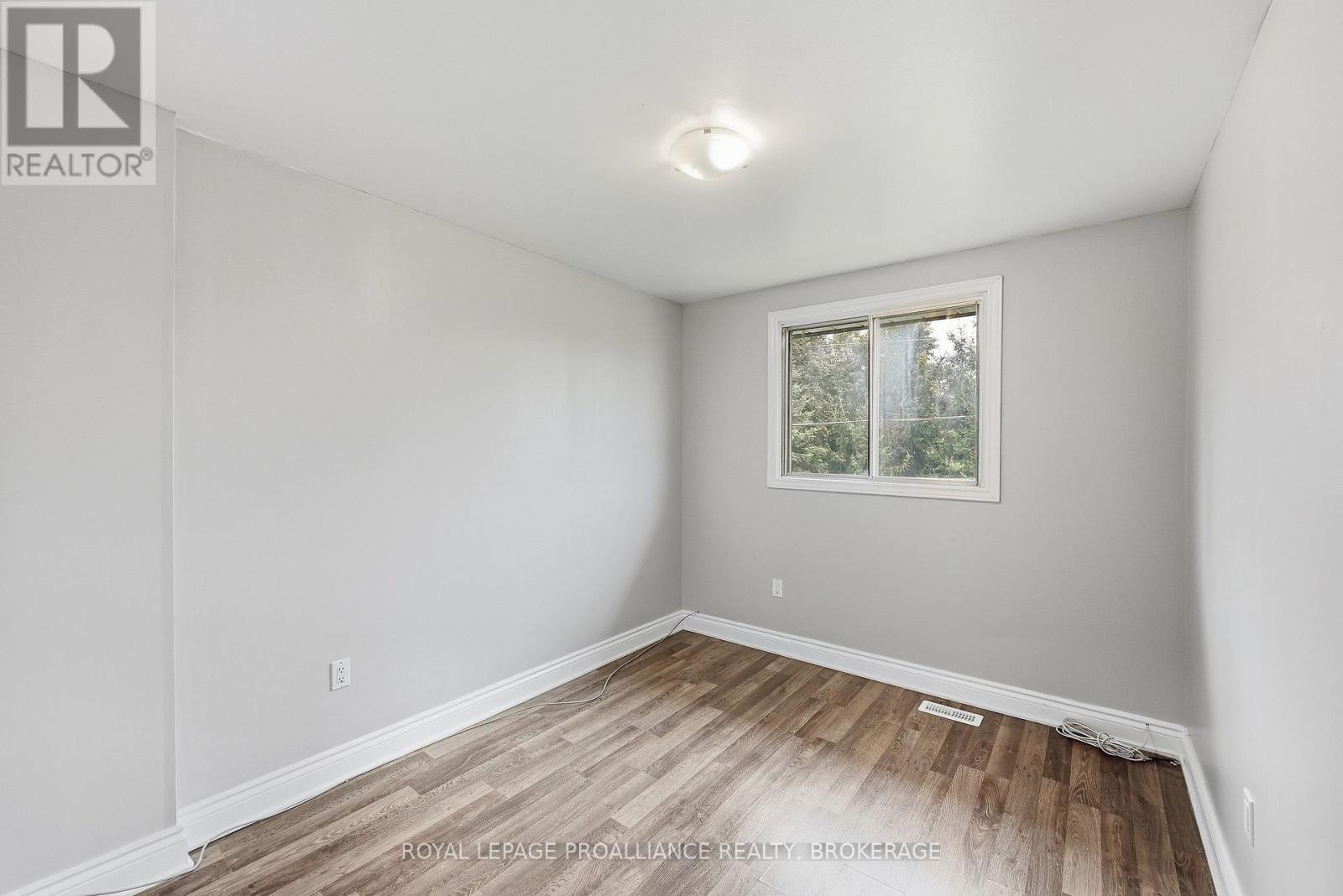 #61 973 OAKVIEW AVENUE - Image 18