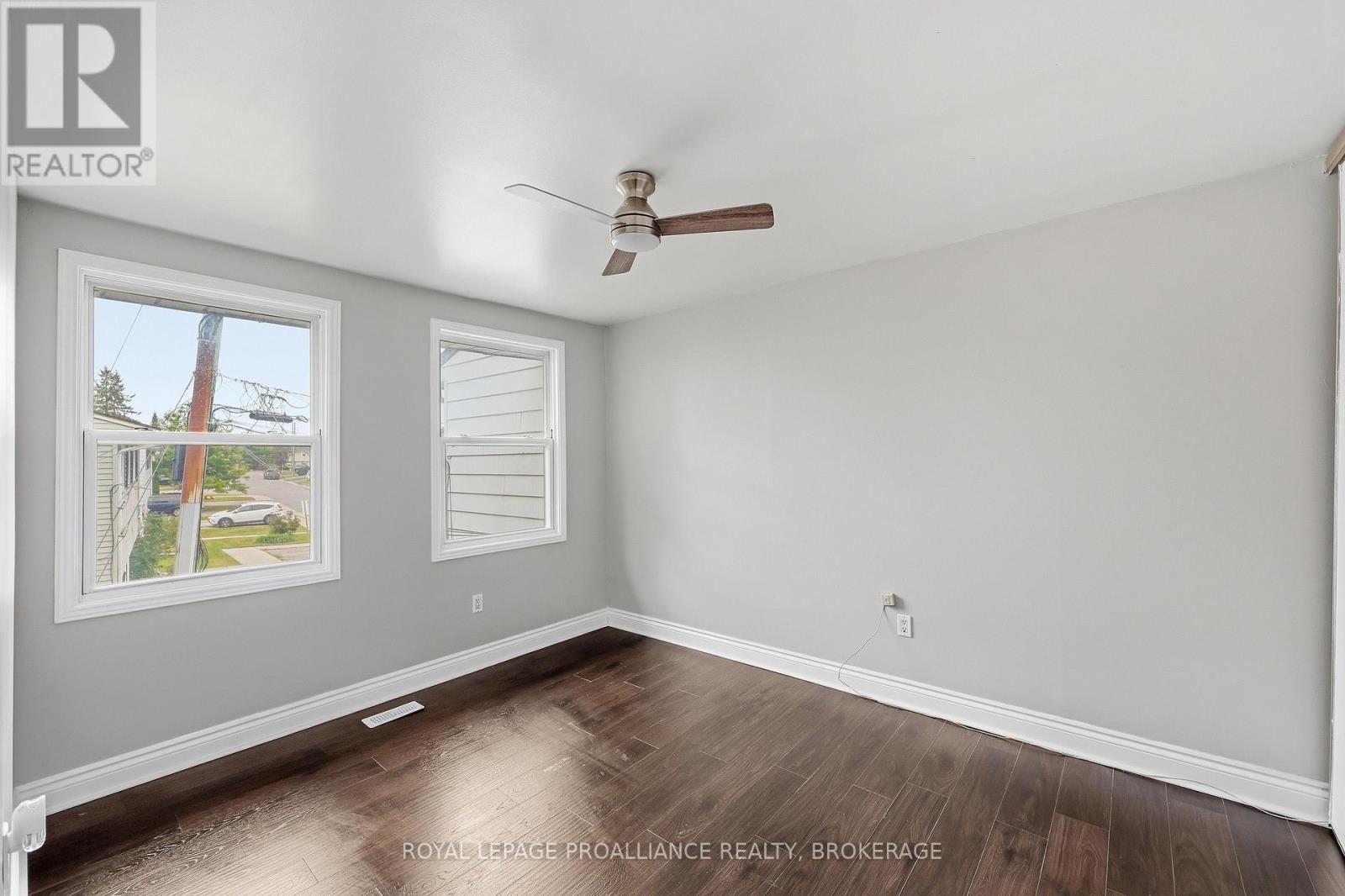#61 973 OAKVIEW AVENUE - 19