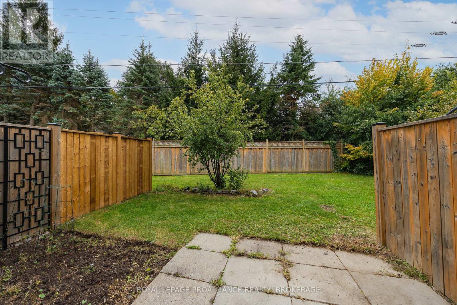 #61 973 OAKVIEW AVENUE - Image 26