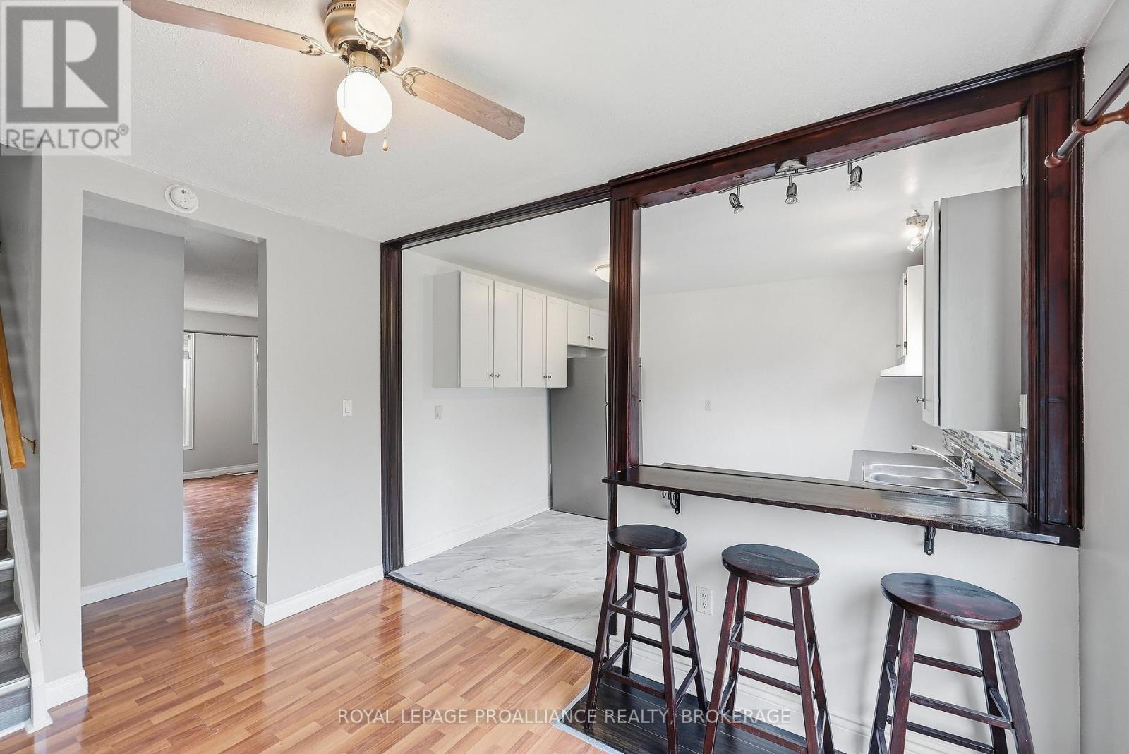 #61 973 OAKVIEW AVENUE - 9