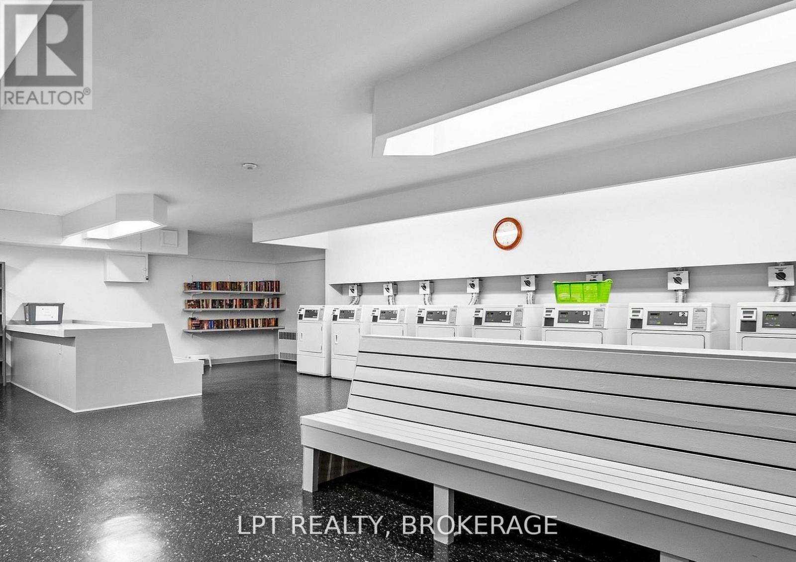#208 66 GREENVIEW DRIVE - Image 22