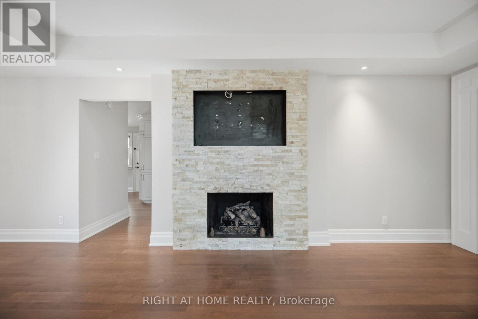 1037 LAKESHORE ROAD W - Image 16