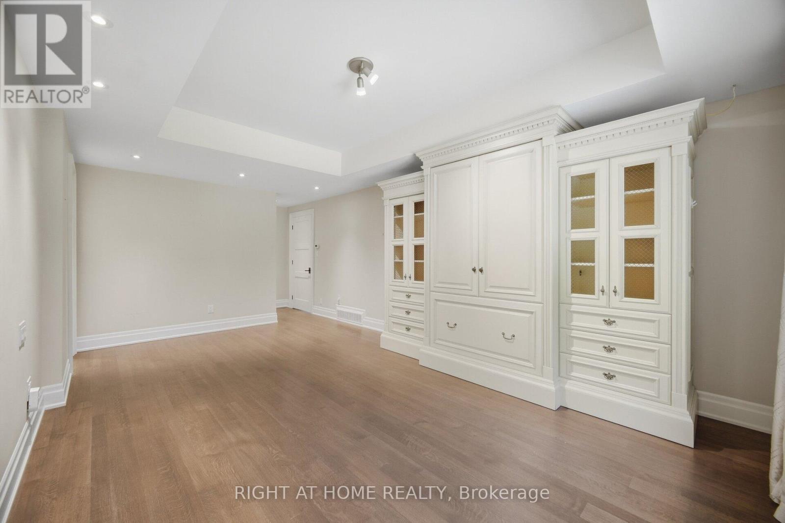1037 LAKESHORE ROAD W - Image 28